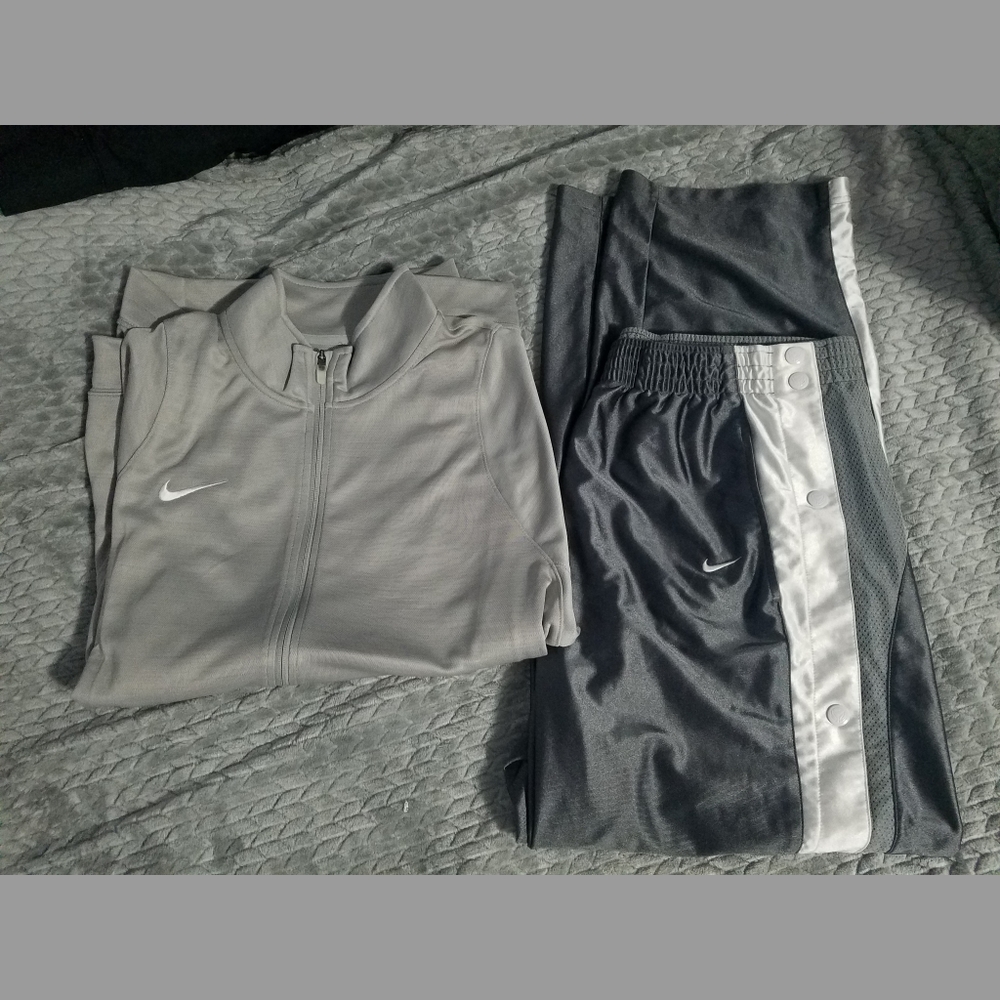NIKE Jacket and tear away pants
